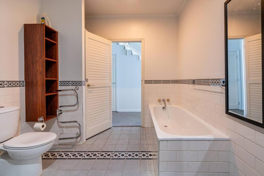 Spacious Penthouse With Spectacular Harbour Views! Auckland Ngoại thất bức ảnh
